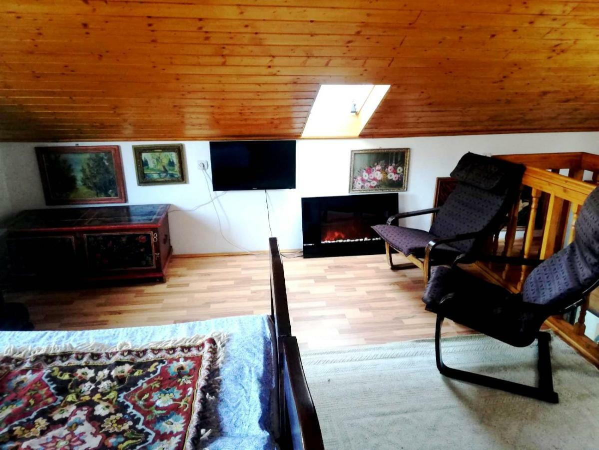 Leyla Guesthouse Castel براشوف المظهر الخارجي الصورة